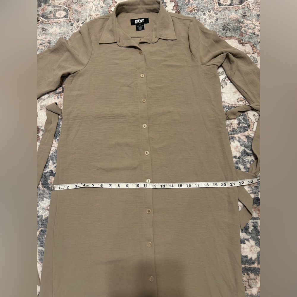 DKNY shirt dress with belt. Size 6. - Picture 10 of 11